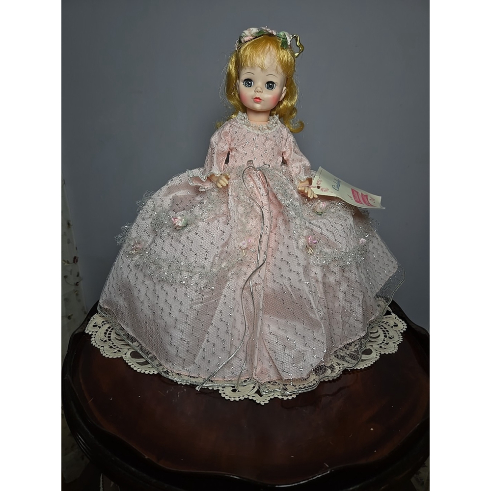 Pristine Madame Alexander “Cinderella” Doll #1546 – 14” Disney Princess